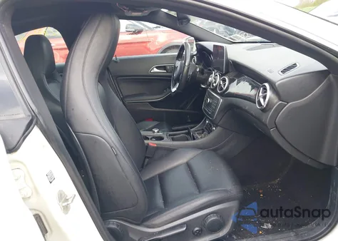 2015 Mercedes-Benz Cla 250 4Matic z USA, uszkodzony, nr VIN WDDSJ4GBXFN274053